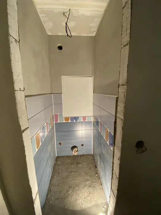Toaleta – Nové obklady — rekonstrukce bytu 2+1, Mladá Boleslav, Havlíčkova